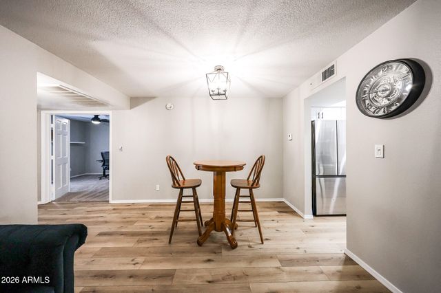 9125 E PURDUE Avenue 102, Scottsdale, AZ 85258