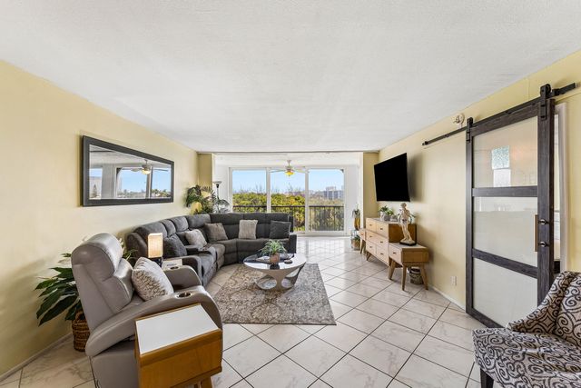 1631 Riverview Road 505, Deerfield Beach, FL 33441