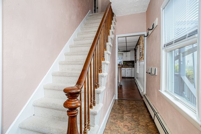 663 Millbury St, Worcester, MA 01607