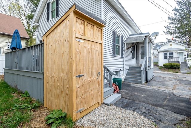 663 Millbury St, Worcester, MA 01607