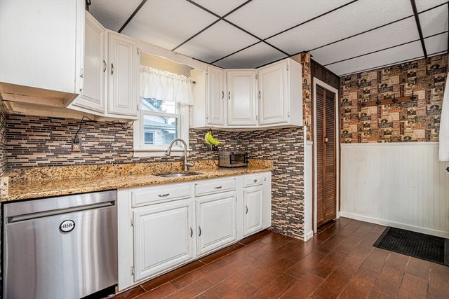 663 Millbury St, Worcester, MA 01607