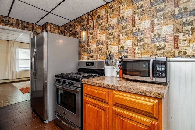 663 Millbury St, Worcester, MA 01607