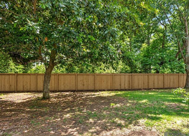 9736 Regency Dr, Baton Rouge, LA 70815
