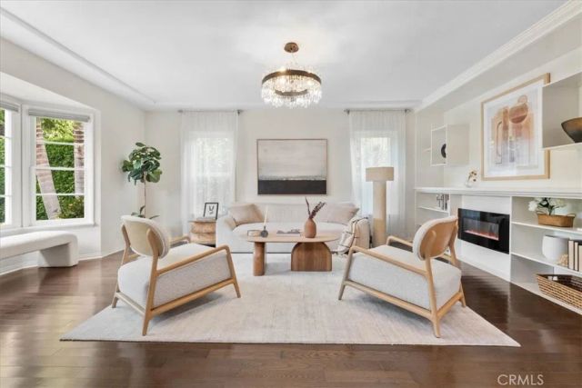 2116 S Cloverdale, Los Angeles, CA 90016