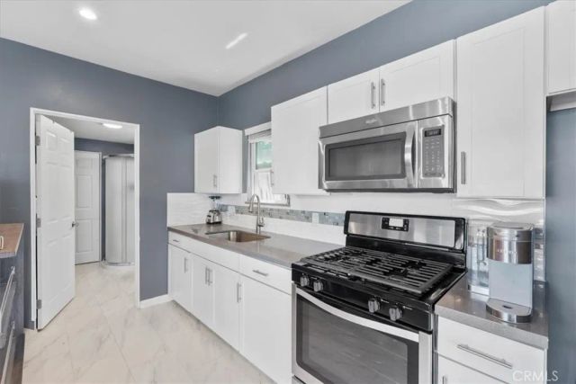 2116 S Cloverdale, Los Angeles, CA 90016
