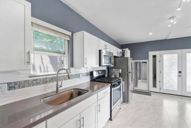 2116 S Cloverdale, Los Angeles, CA 90016