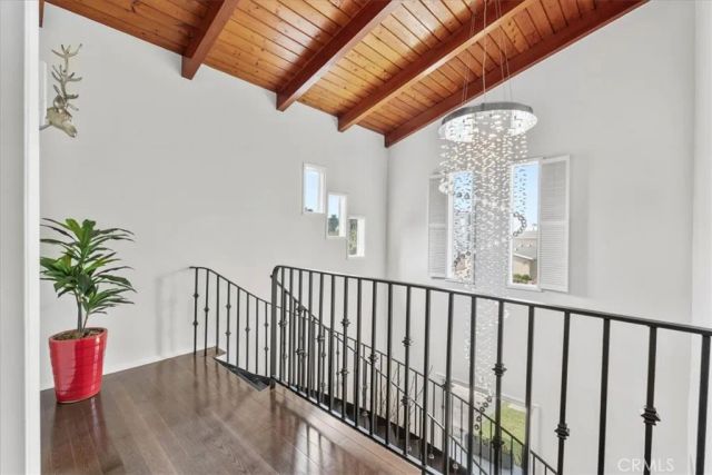 2116 S Cloverdale, Los Angeles, CA 90016
