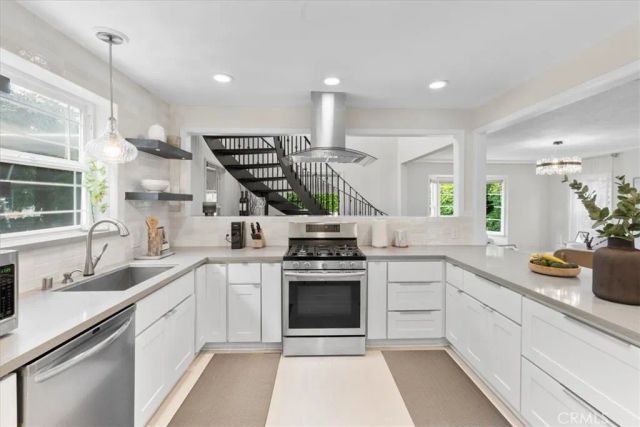 2116 S Cloverdale, Los Angeles, CA 90016