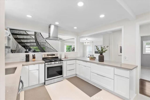 2116 S Cloverdale, Los Angeles, CA 90016