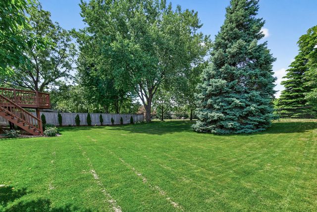 9850 Wynstone Drive, Woodbury, MN 55125