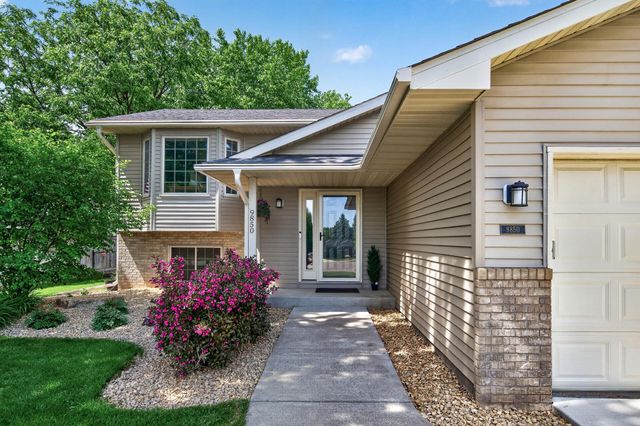 9850 Wynstone Drive, Woodbury, MN 55125