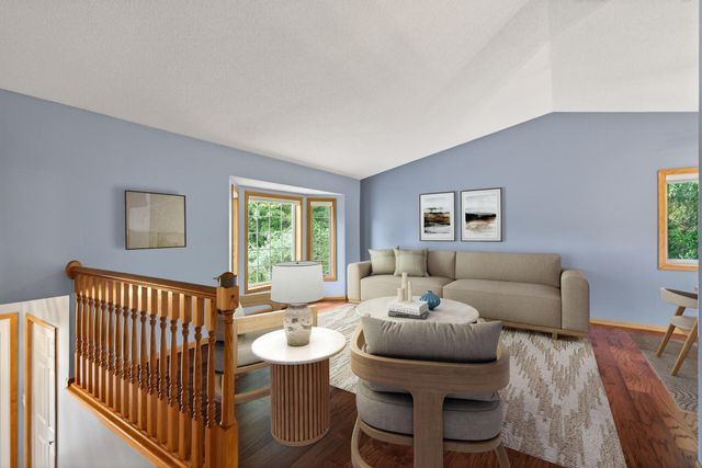 9850 Wynstone Drive, Woodbury, MN 55125