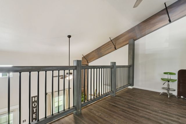 144 Hidden Valley Airpark, Shady Shores, TX 76208