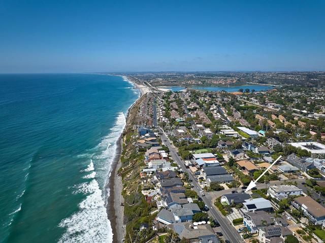 1577 Neptune Avenue, Encinitas, CA 92024