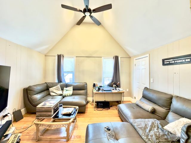 39 Bucknam 3, Everett, MA 02149