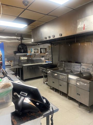 197 North St, Newton, MA 02460