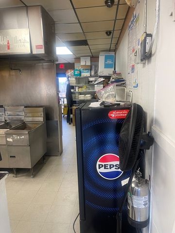 197 North St, Newton, MA 02460