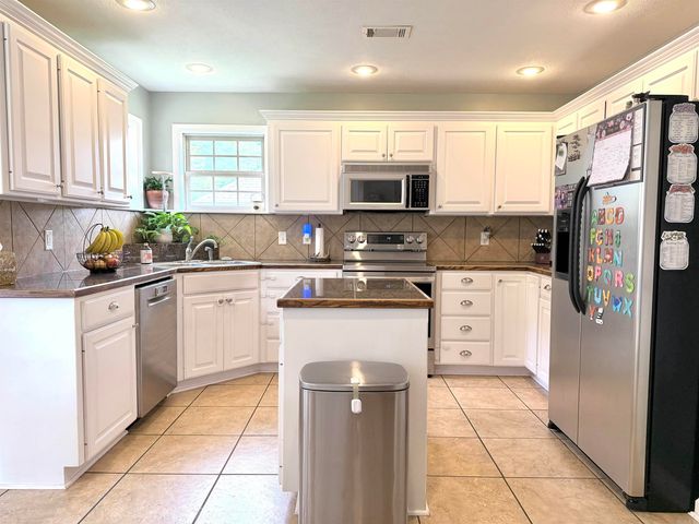 63 Rebecca Lane, Searcy, AR 72143