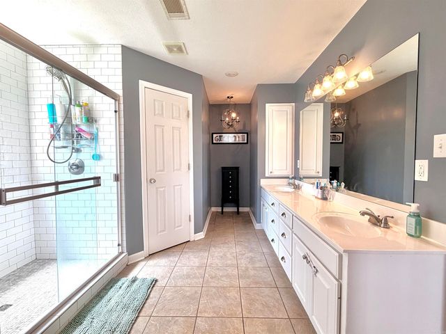 63 Rebecca Lane, Searcy, AR 72143