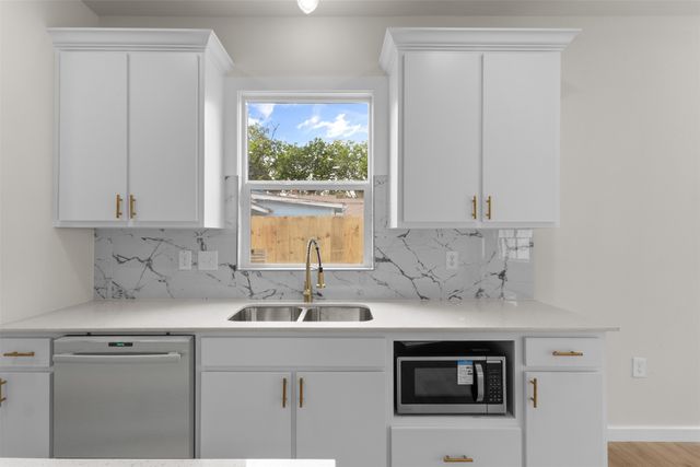 3101 Crenshaw Avenue, Fort Worth, TX 76105