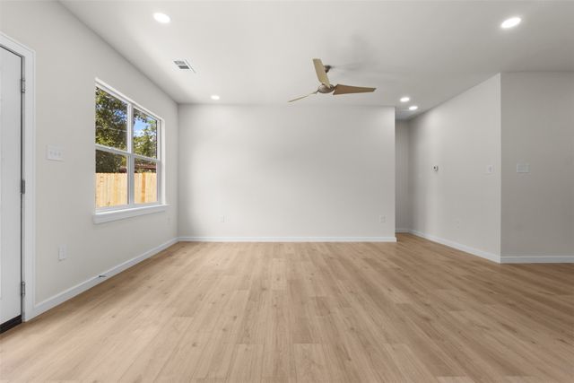 3101 Crenshaw Avenue, Fort Worth, TX 76105