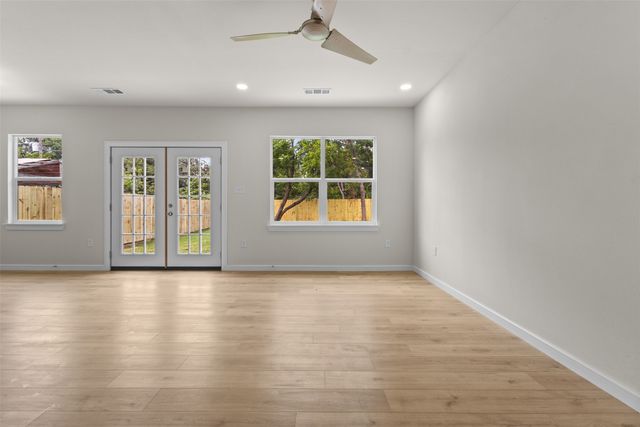 3101 Crenshaw Avenue, Fort Worth, TX 76105
