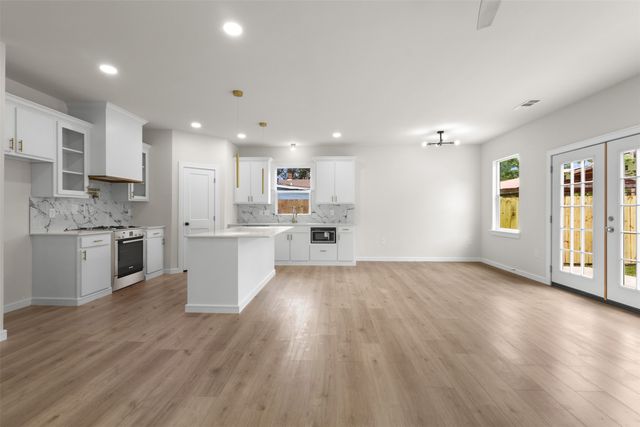 3101 Crenshaw Avenue, Fort Worth, TX 76105