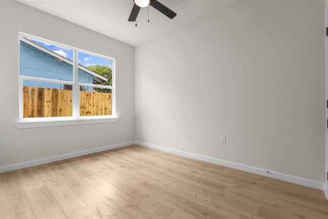 3101 Crenshaw Avenue, Fort Worth, TX 76105