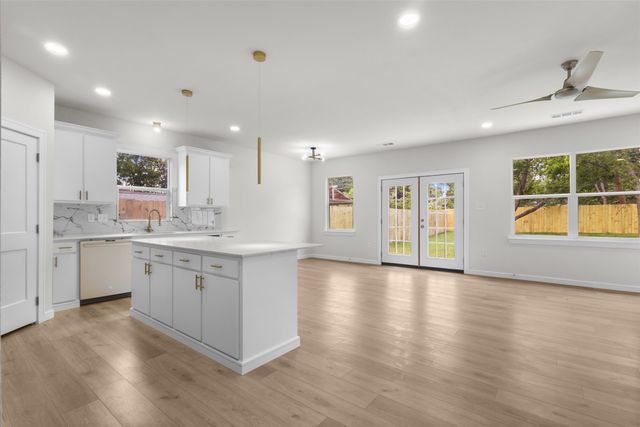 3101 Crenshaw Avenue, Fort Worth, TX 76105