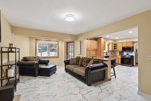 12210 51st Avenue N, Plymouth, MN 55442