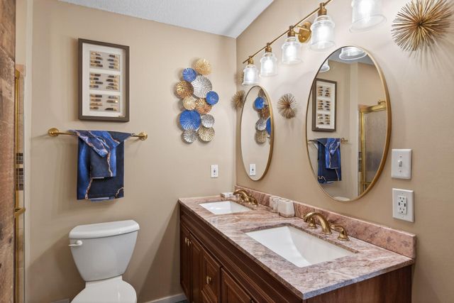 12210 51st Avenue N, Plymouth, MN 55442