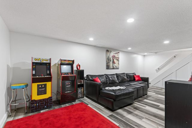 12210 51st Avenue N, Plymouth, MN 55442