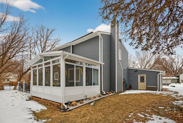 12210 51st Avenue N, Plymouth, MN 55442