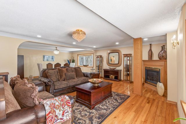 12210 51st Avenue N, Plymouth, MN 55442