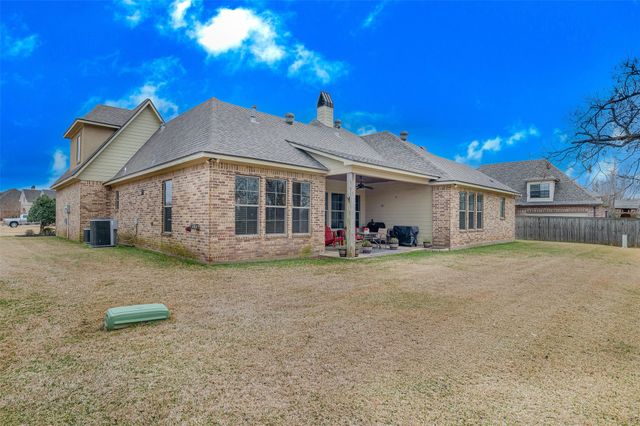 106 Pear Tree Lane, Benton, LA 71006
