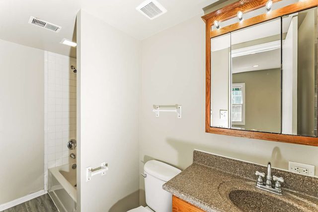 911 Paul Street, Mchenry, IL 60051