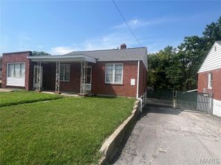 9639 Lackland Road, Overland, MO 63114