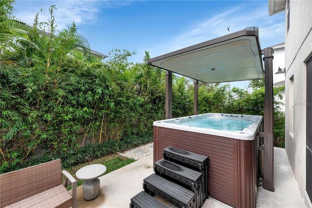 3030 W VAN BUREN DRIVE, Tampa, FL 33611