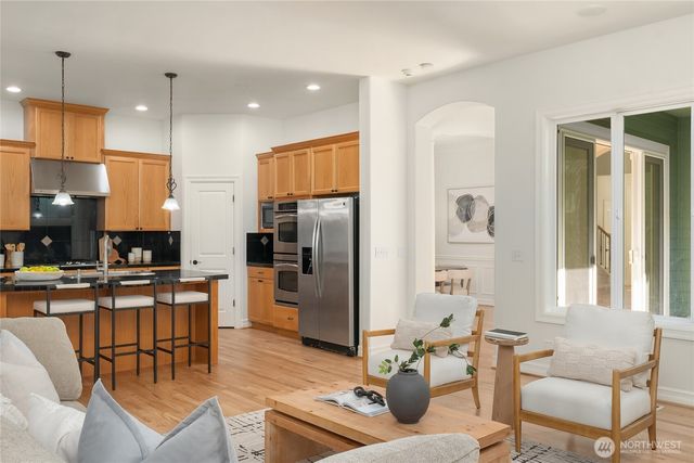 2455 30th Avenue NE, Issaquah, WA 98029