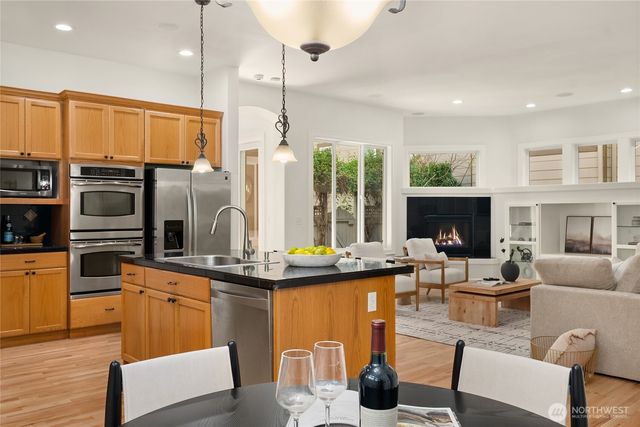 2455 30th Avenue NE, Issaquah, WA 98029
