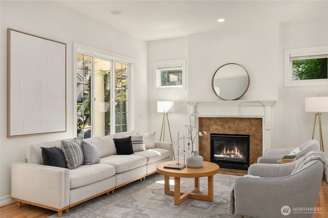 2455 30th Avenue NE, Issaquah, WA 98029