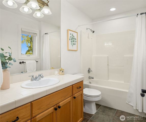2455 30th Avenue NE, Issaquah, WA 98029