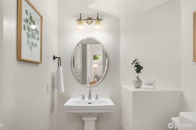 2455 30th Avenue NE, Issaquah, WA 98029