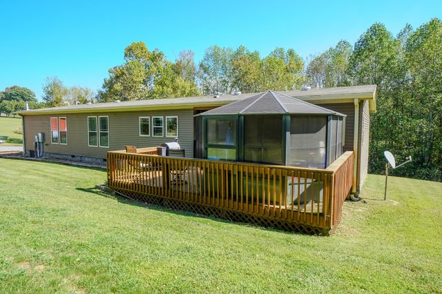 137 Hawkins Rd, Westmoreland, TN 37186