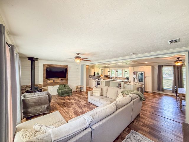 137 Hawkins Rd, Westmoreland, TN 37186