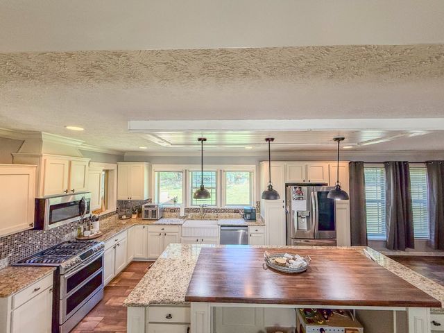 137 Hawkins Rd, Westmoreland, TN 37186