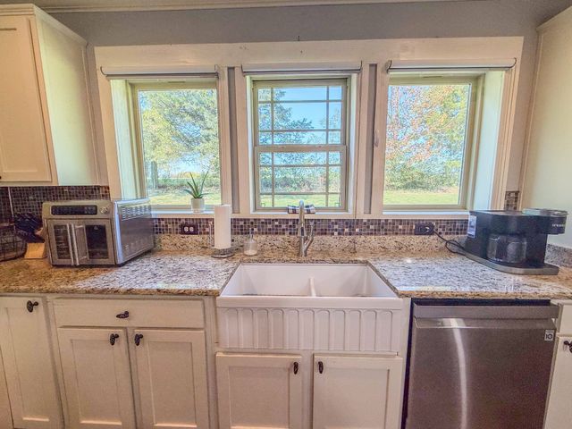 137 Hawkins Rd, Westmoreland, TN 37186