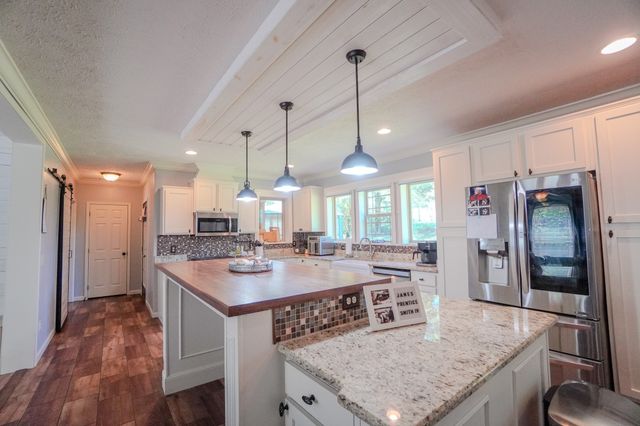 137 Hawkins Rd, Westmoreland, TN 37186