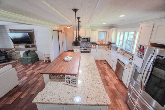 137 Hawkins Rd, Westmoreland, TN 37186