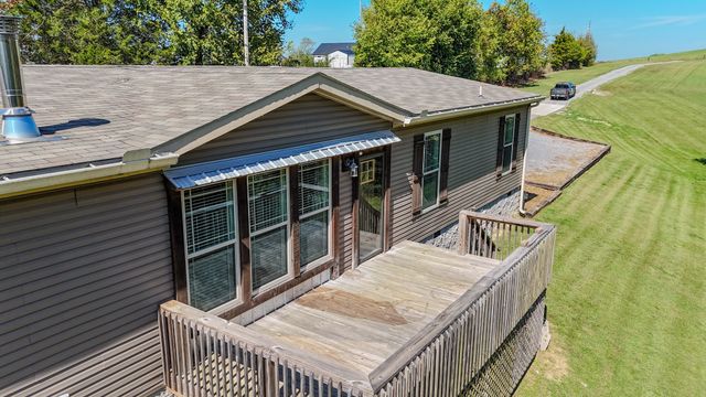 137 Hawkins Rd, Westmoreland, TN 37186